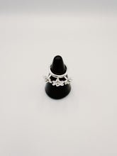 Load image into Gallery viewer, DAISY